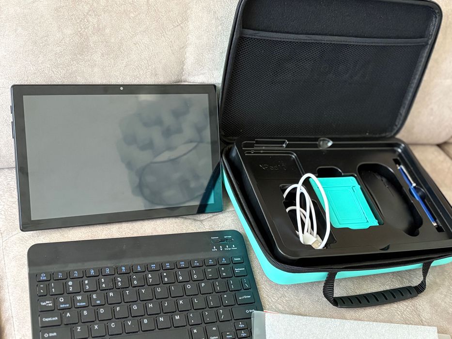 Tablet com acessórios