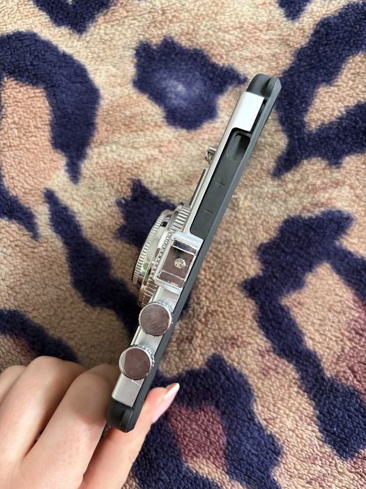Etui i pasek iphone 13 plecki aparat retro w stylu Emily w Paryżu