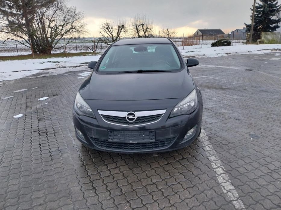 Opel Astra J  1,4  benzyna 2010 rok produkcji