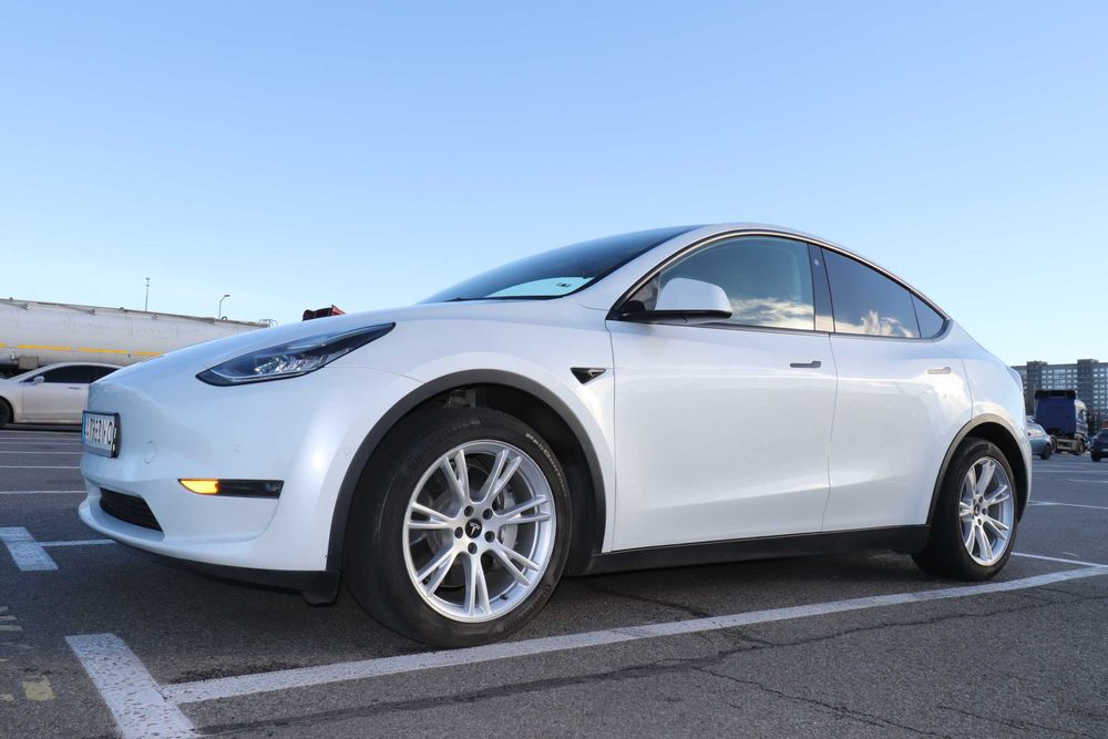 Tesla Model Y 2020 Long Range, в гарному стані!