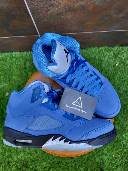 Air Jordan 5 UNC