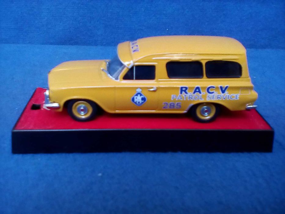 Trax Originals 1/43 1962 Holden EJ Van RACV (Raro)