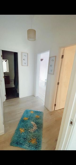 Quarto para casal ou 2 pessoa num t2 casa remodelada com 2 casas de banho ambiente bom e casa organizado