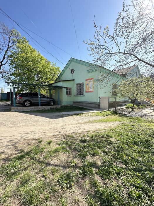 Продається будівля у центрі міста