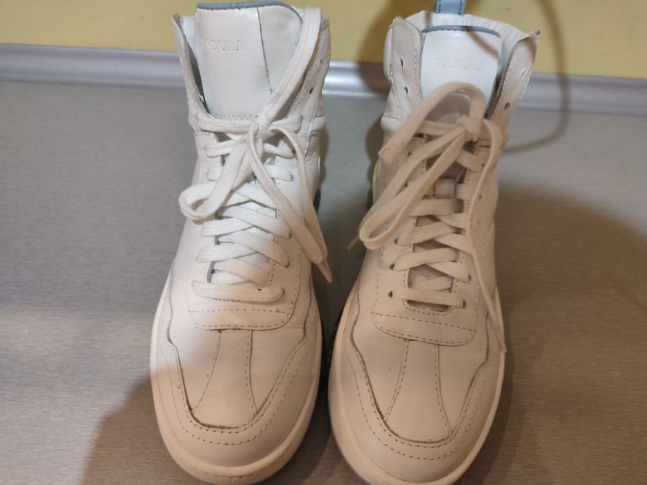 Sneakersy, buty wysokie BADURA r.36 (23 cm) ,całe ze skóry, stan ideal