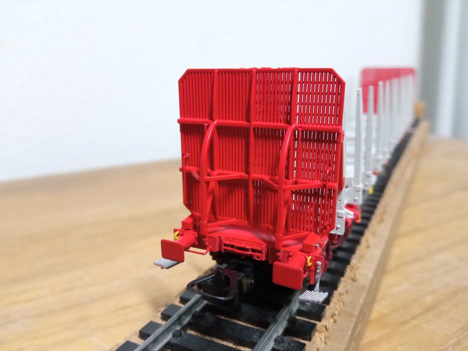 TAKARGO H0 1/87 - vagão plataforma Sgnss com fueiros - PTTRAINS 100051