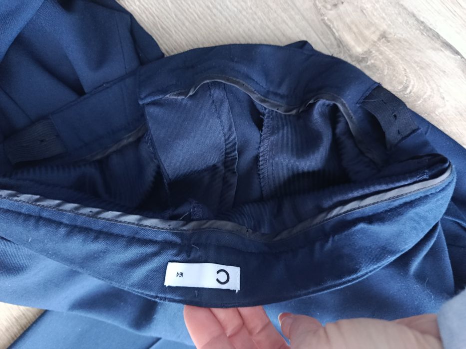 Granatowe spodnie garniturowe Cubus r.164