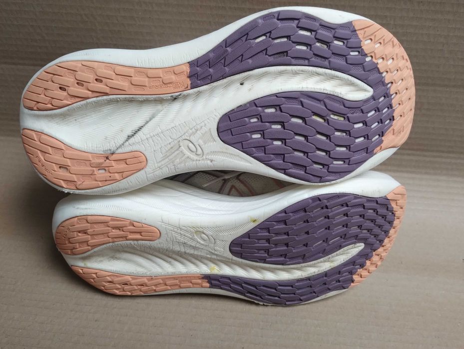 buty sportowe do biegania 41,5  nimbus 26 asics