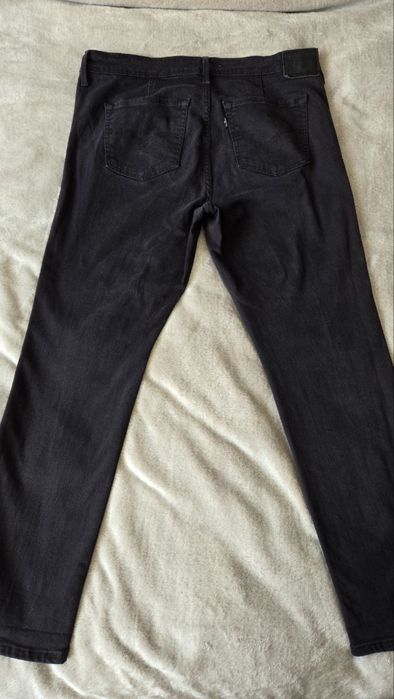 Джинси Levi Strauss & Co. (Levi's). В стані нових , р. 33/30