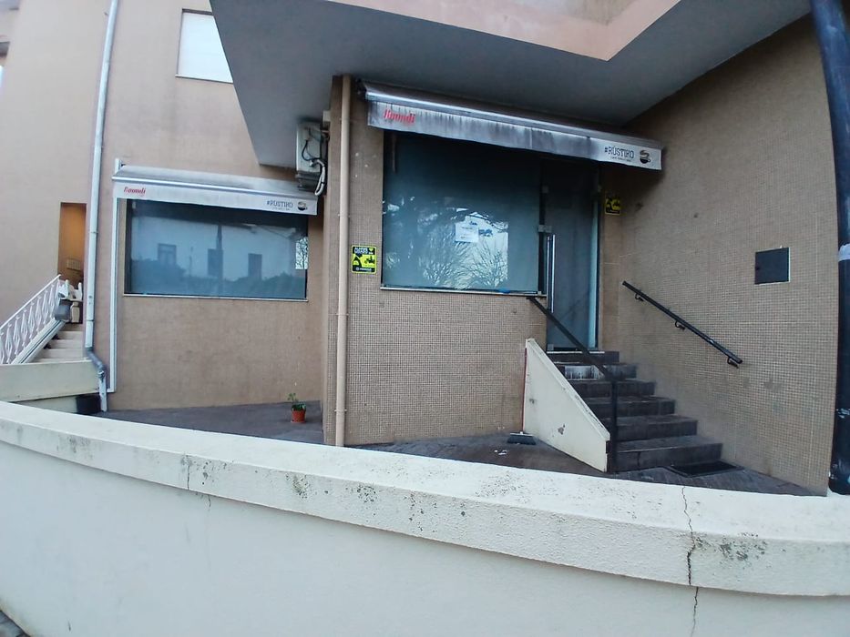 Aluga-se estabelecimento comercial