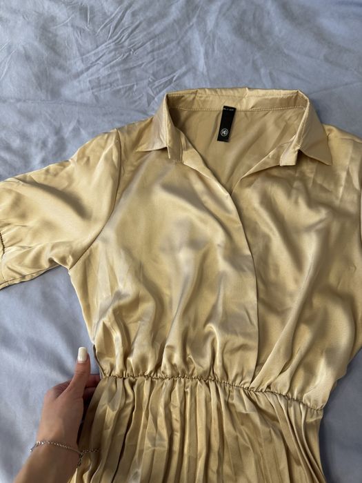 Святкова сукня міді