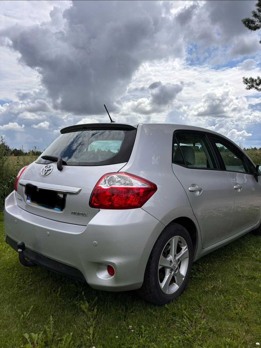 Toyota Auris 1.6 Benzyna 132 KM  2011 r.  Manual 6-biegów