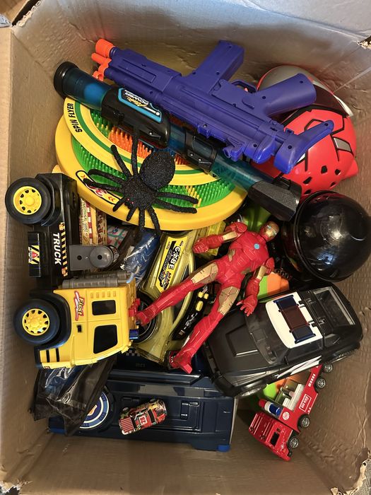 Лот іграшок для хлопчика