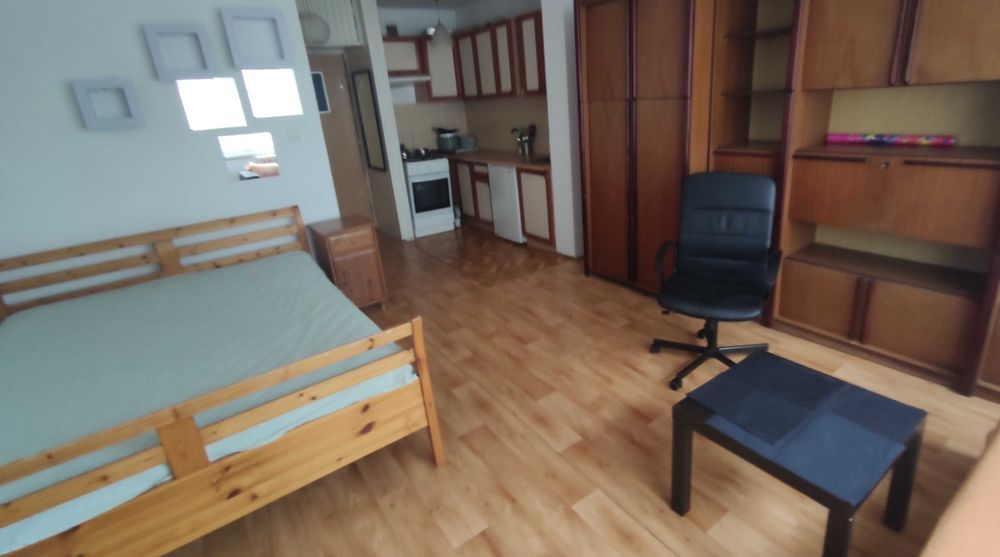 kawalerka centrum ,ul Niska   2000 zł