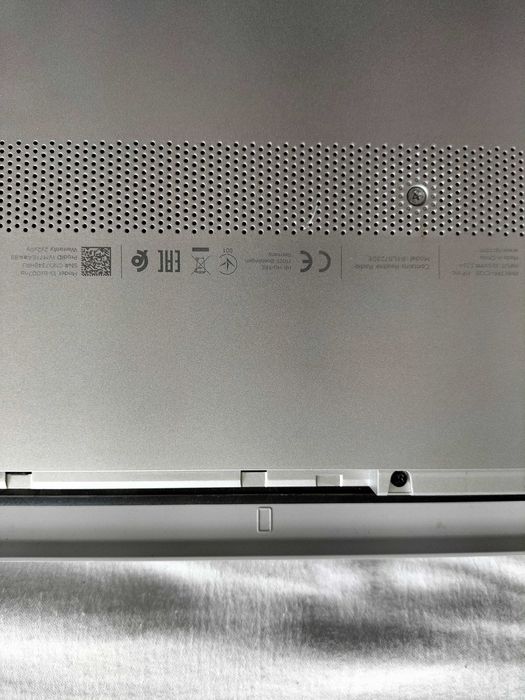 Computador Portátil HP | 15,6" | i5-7200U | 8GB | 500 GB SSD