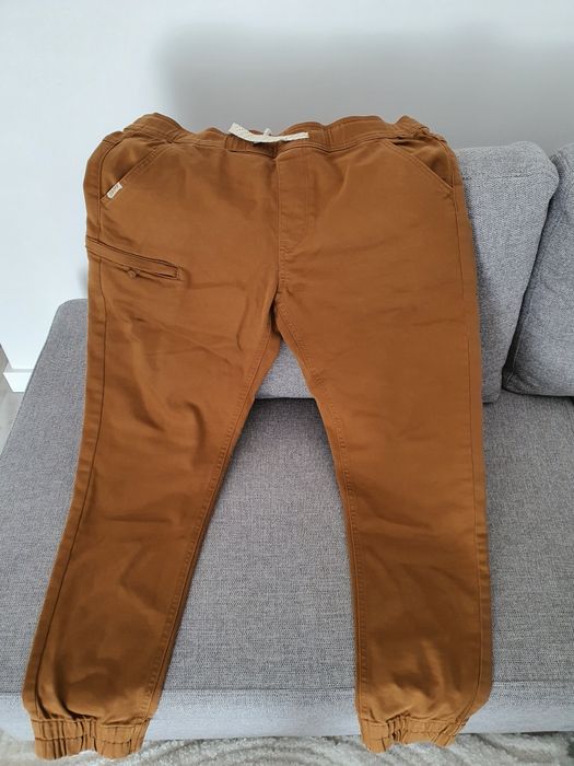Spodnie joggery Cropp