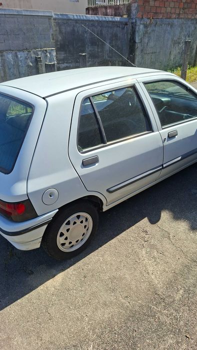 Renault Clio 1200 Gasolina com 104.206km