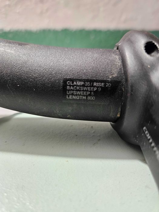 Kierownica z mostkiem Giant Contact 800