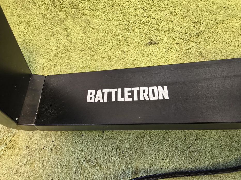 BATTLETRON BT-23F stojak na słuchawki podświetlany.