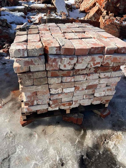 Продам царский кирпич б/у.