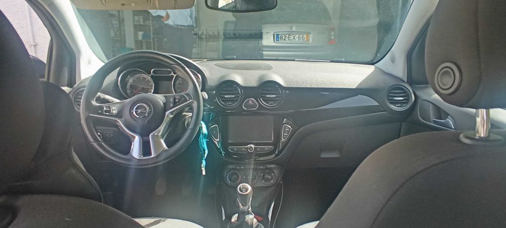 Opel Adam 1.2 White/black
