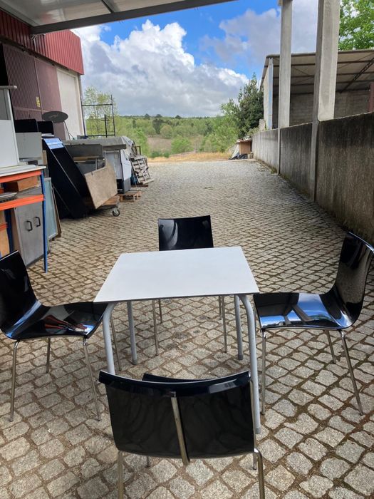 Cadeiras - Mobiliário Seminovo