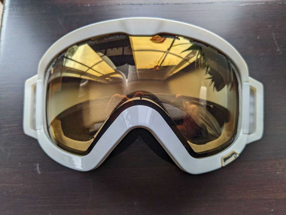Продам  вживані гірськолижні маски та шоломи