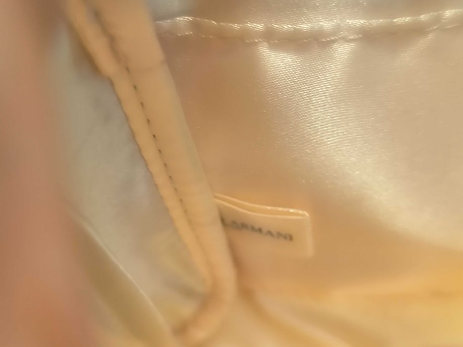 Косметичка-клатч від бренду Giorgio Armani