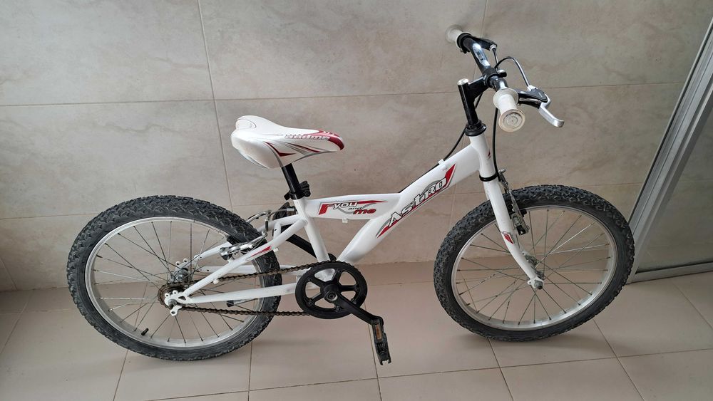 Bicicleta criança roda 20 branca (6-10 anos)