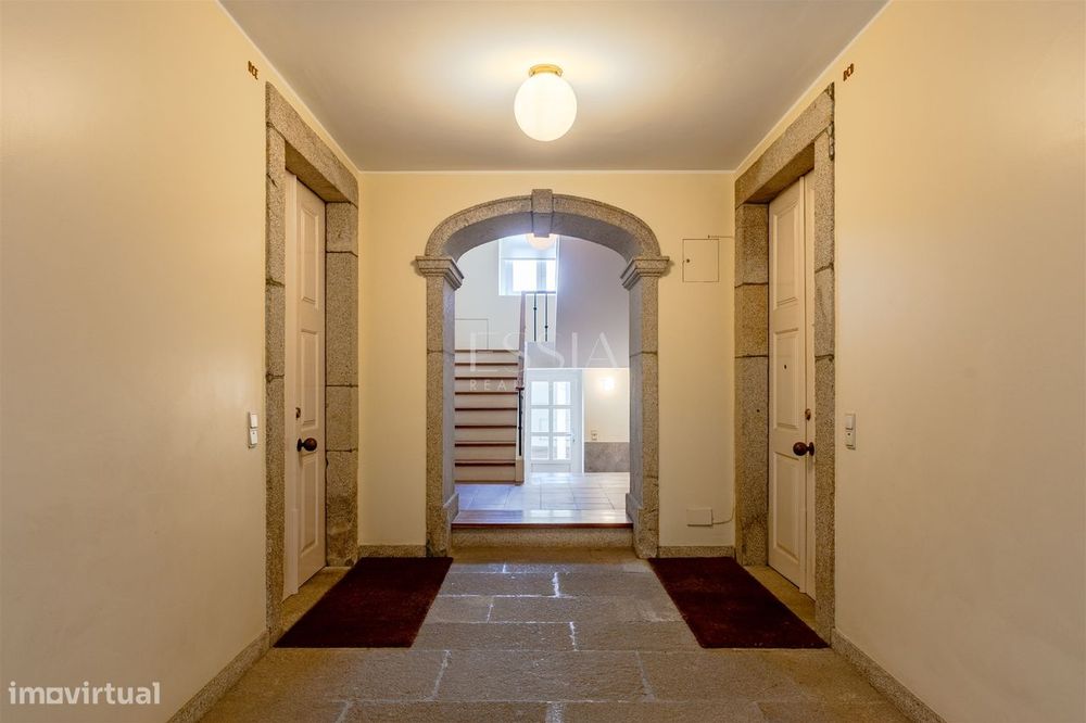 Apartamento T4 na Foz Velha a 150 metros do mar