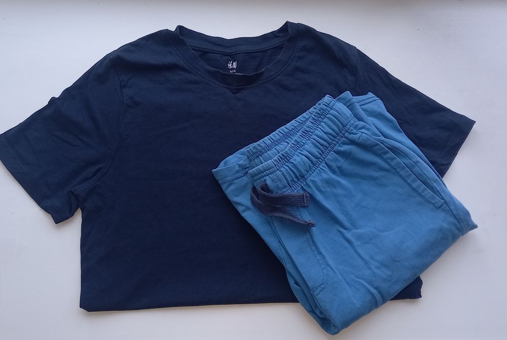 Комплект: футболка H&M и шорты OVS на 11-12 лет, 146-152 см.