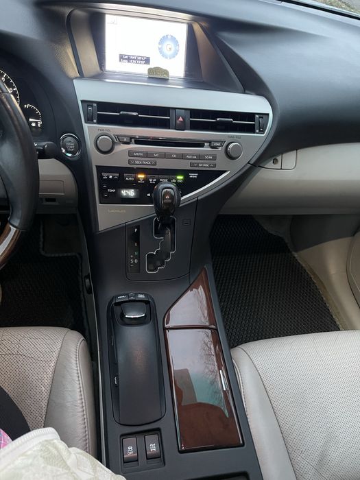 Lexus RX 350 2011 год