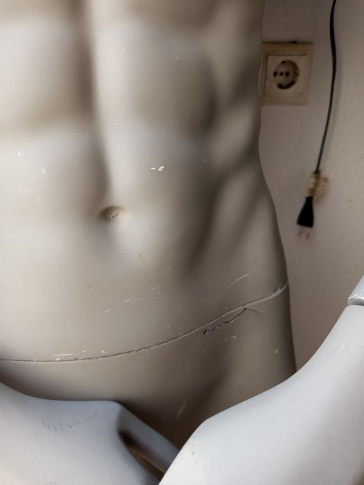 Manequins masculinos musculados em bom estado  (ler descrição)