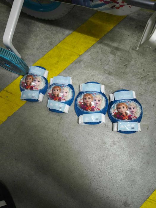 Bicicleta Frozen NOVA com Capacete, Joelheiras e Cotoveleiras