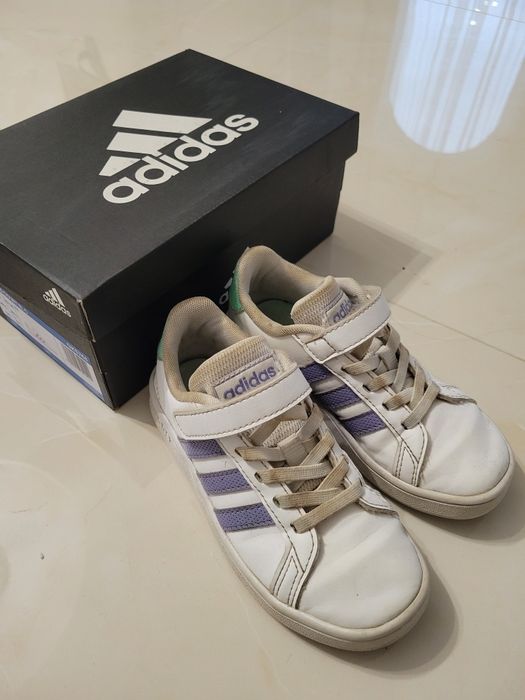 Снікерси Adidas дитячі кросівки