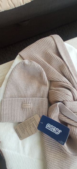 Szal czapka 100 proc welna merino beż certyfikat jakości