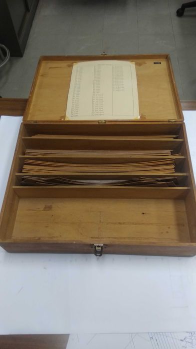 Caixa Reguas de desenho curvas (Cerceas) em madeira, Raios 12 a 5000