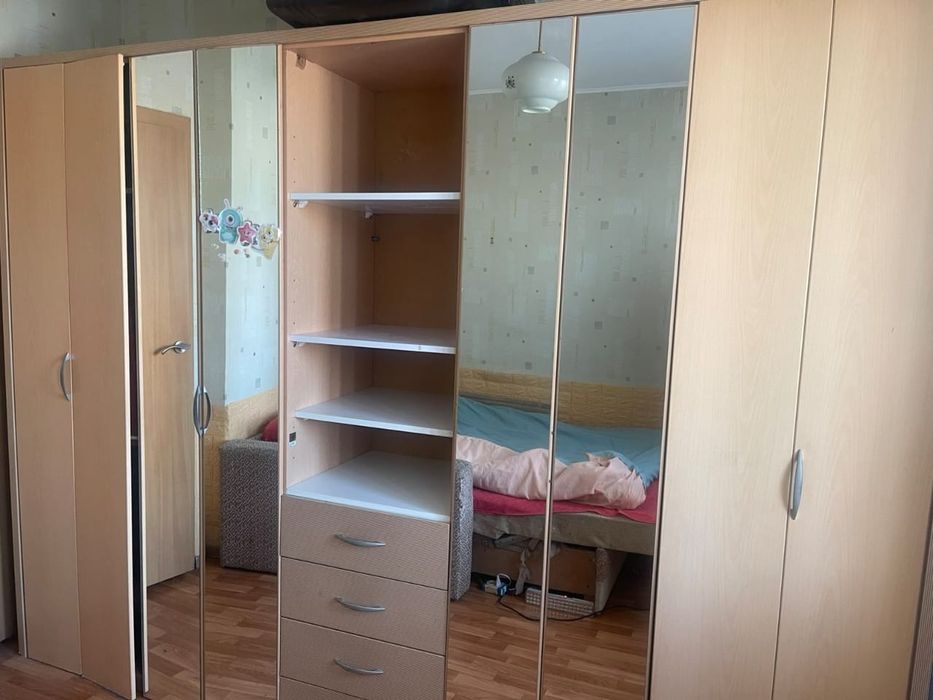 Шкаф двери зеркало