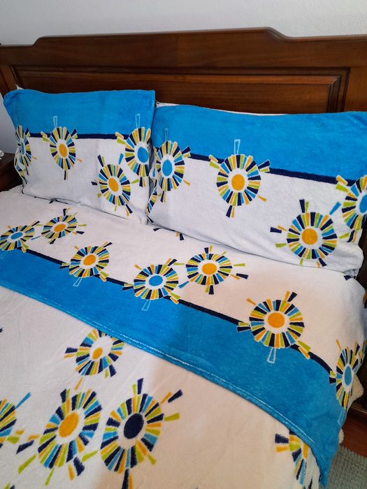 Lençol, capa e almofadas em malha polar