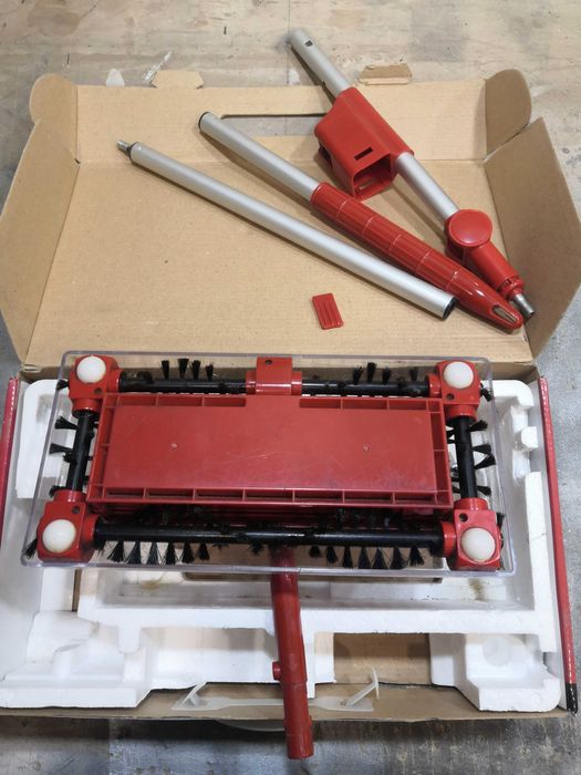 Аккумуляторный веник - пылесос.