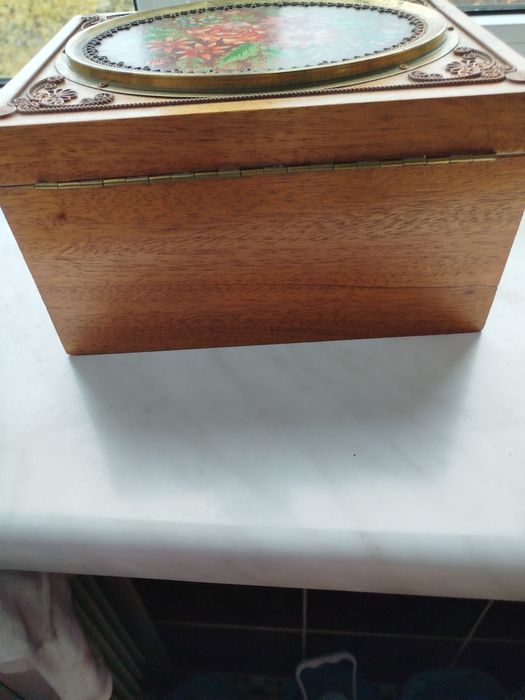 Шкатулка (ларец).Аналоговый модем  Acorp  M56SCD. 56K.