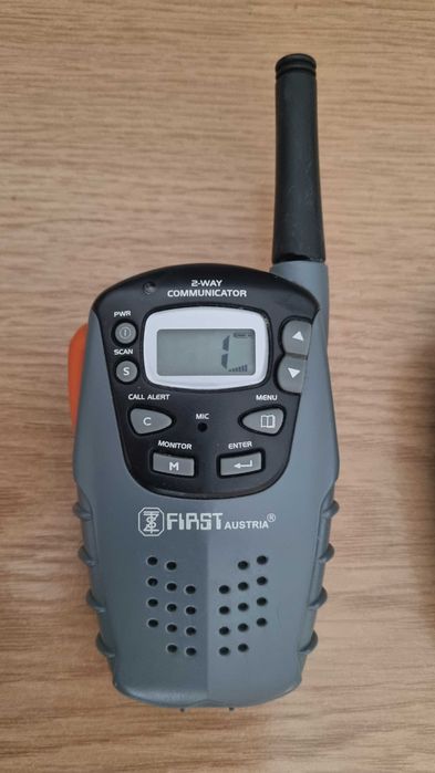 Radiotelefon 2 sztuki Walkie-Talkie First Austria dla kolekcjonera.