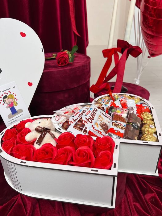 Подарункові набори бокси солодощі Кіндер Серце Х2