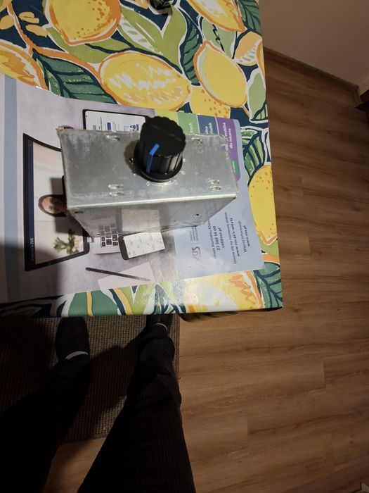 Regulator napięcia 220V/400W
