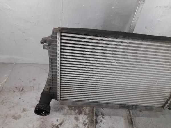 Radiador do intercooler VOLKSWAGEN Passat (3C2)