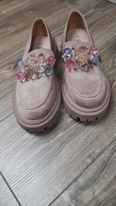Mokasyny z kryształkami