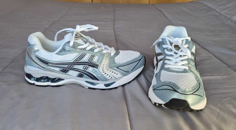 Ténis ASICS Gel Kayano14  -  tamanho 43