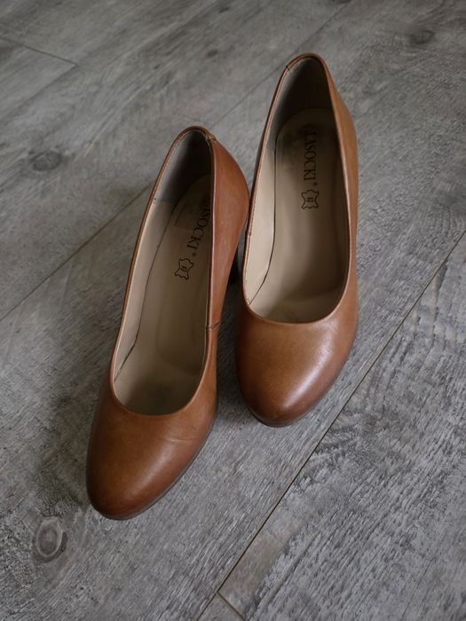 Czółenka, buty na obcasie r. 38 Lasocki stan bdb