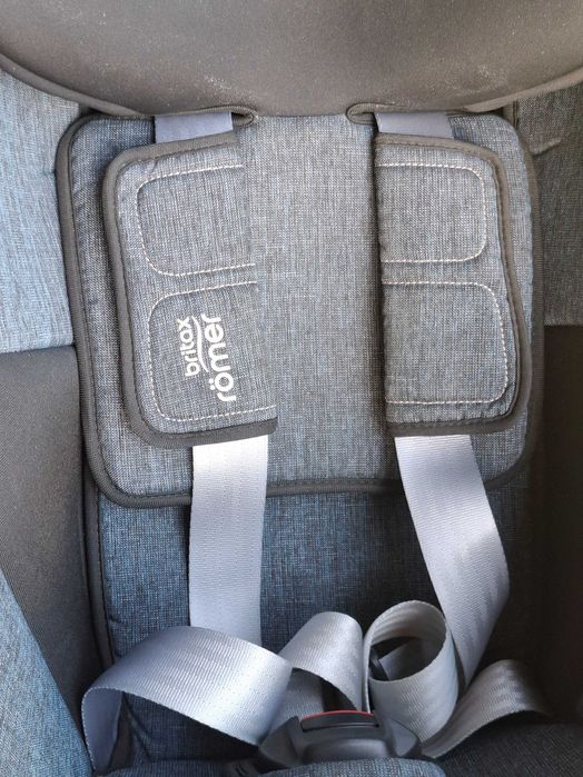 Fotelik obrotowy Britax Römer Swingfix M I-Size BR Blue Marble  [61-105 cm]