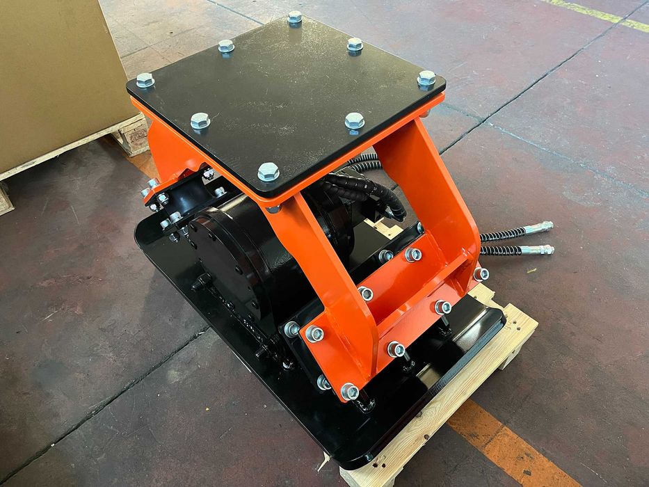 Placa Compactadora P/Escavadora 4-10T - **Nova c/ IVA e Envio grátis**